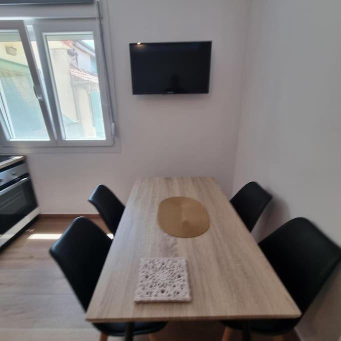 Thanos Apartment Птолемаїда Екстер'єр фото